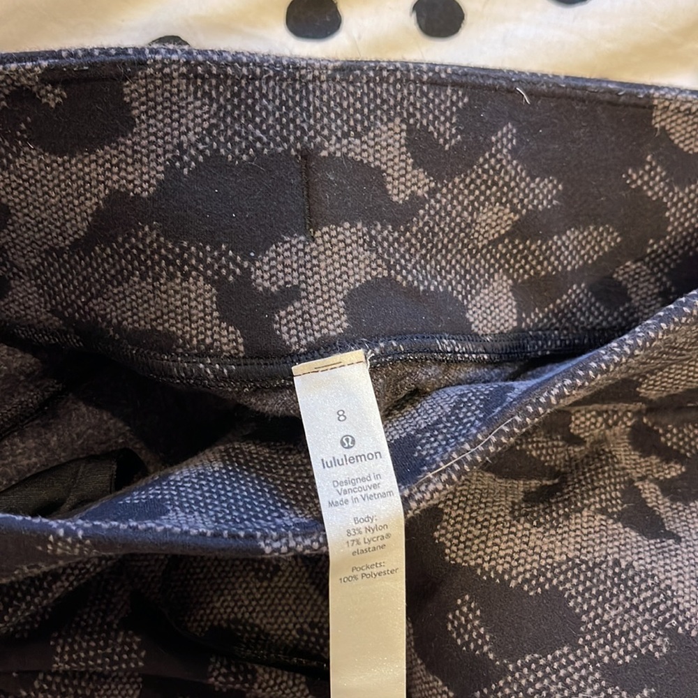Lululemon Rulu Joggers💜 - Picture 3 of 3